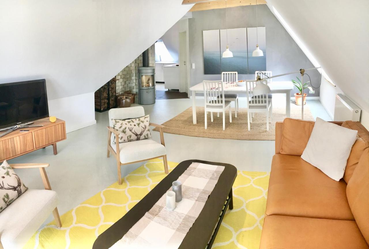 Moorblick! Grosse Dachwohnung Mit Kamin Und Sauna Leck Bagian luar foto